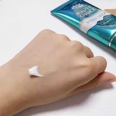 护手霜水油分离可以用吗