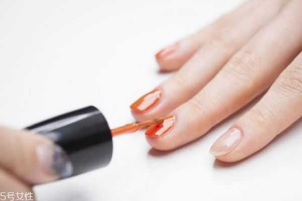 指甲油颜色怎么选？怎样选购指甲油