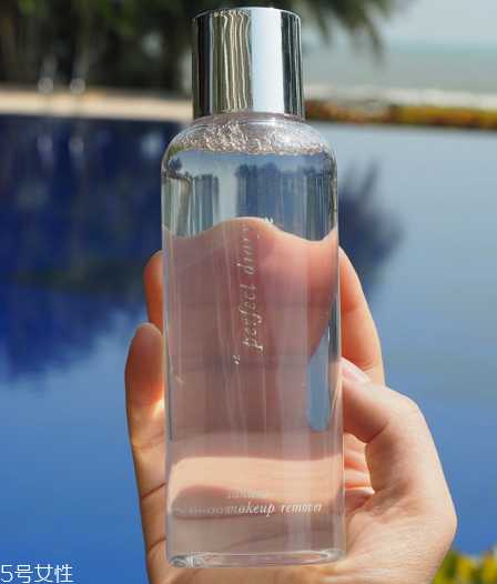 皮肤油用什么卸妆产品 油性皮肤用这些卸妆产品好