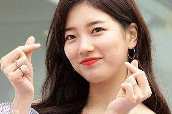 黑眼圈缺什么维生素