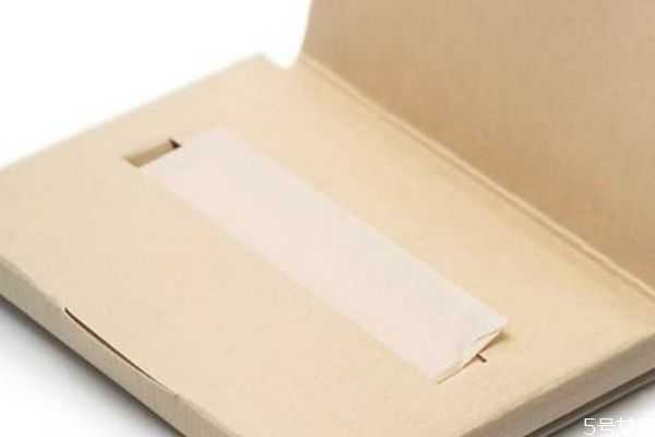 为什么吸油纸不会烧起来？吸油纸用粗糙面还是光滑面