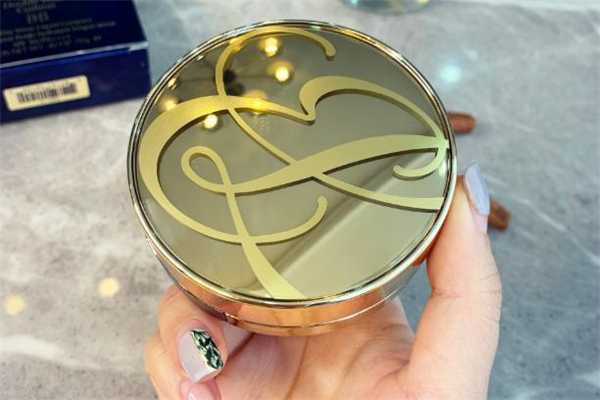 雅诗兰黛dw气垫怎么样？雅诗兰黛dw气垫有替换芯吗