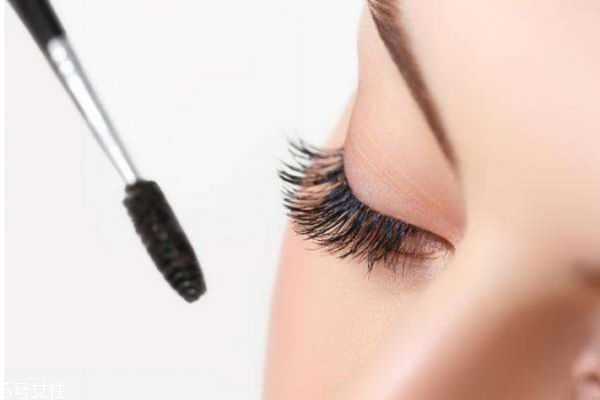 睫毛膏应该怎么选择?怎么画眼睫毛? 睫毛膏应该怎么选择?怎么画眼睫毛?