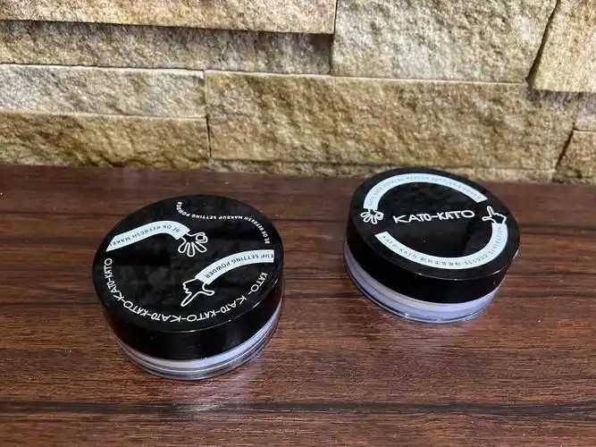 蜜粉可以和其他化妆品一起使用吗