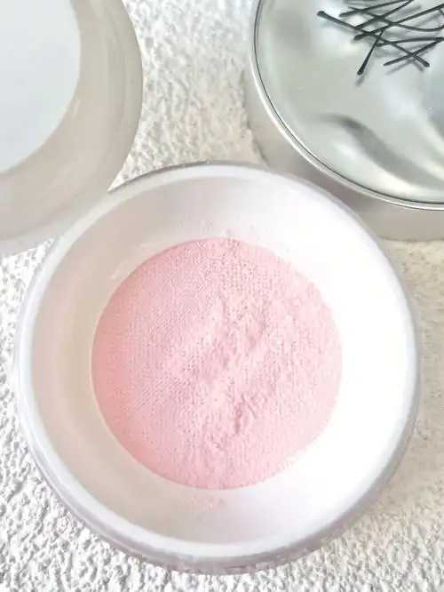 蜜粉和闪粉一样吗