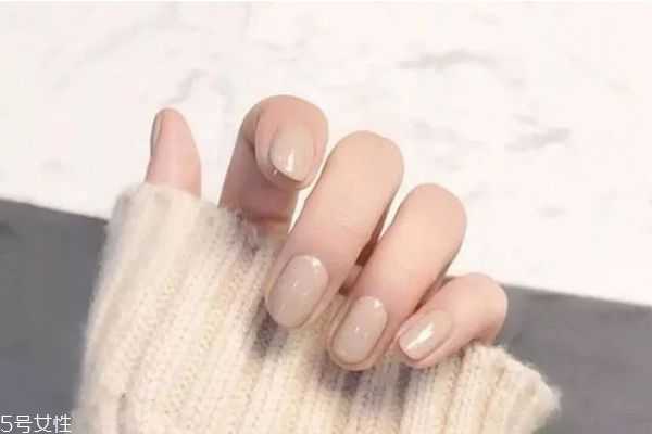 莫兰迪色美甲图 几何线条美甲图片