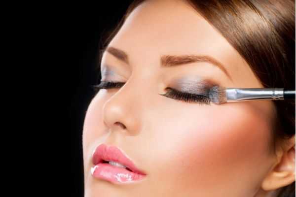 如何正确选择眼影？选择眼影的方法