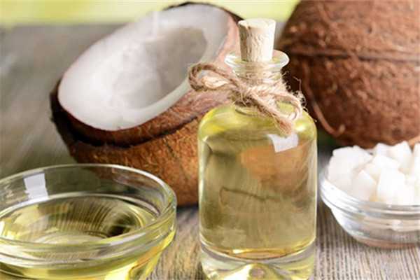 椰子油可以直接涂脸吗 椰子油可以直接涂脸吗