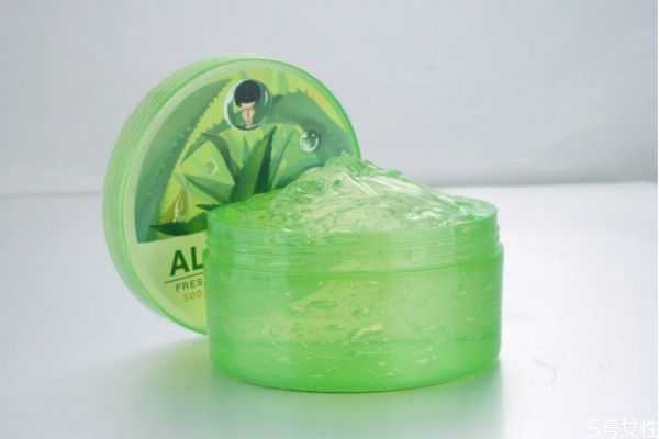芦荟胶可以当水乳用么?用完乳液可以用芦荟胶吗 芦荟胶可以当水乳用么?用完乳液可以用芦荟胶吗