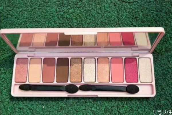 画眼影的时候要注意什么 画眼影的时候要注意什么