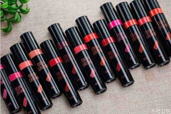 涂口红嘴唇内侧积线怎么回事？嘴唇内侧如何涂上口红