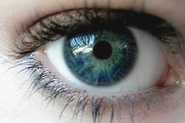 美瞳过期了还能带吗?美瞳过期了带了有什么危害 美瞳过期了还能带吗?美瞳过期了带了有什么危害