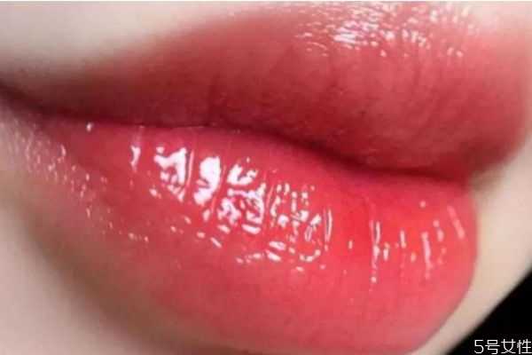 唇釉薄涂怎么涂?唇釉怎么薄涂好看