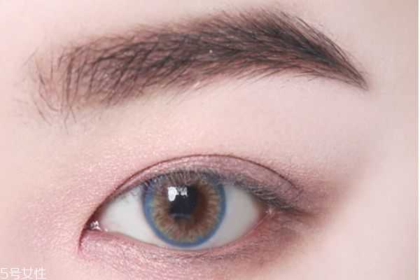 双色眼影棒要怎么用？双色眼影棒画法步骤