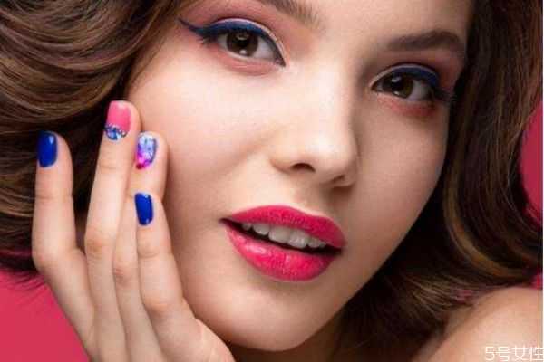 怎么使用腮红画出清爽小女生？腮红怎么使用比较好