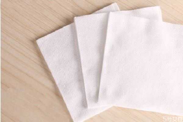 洗脸巾干用还是湿用？洗脸巾要不要一天一换