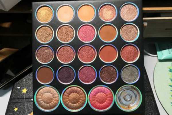 什么牌子的眼影好不脱妆 什么牌子的眼影好不脱妆