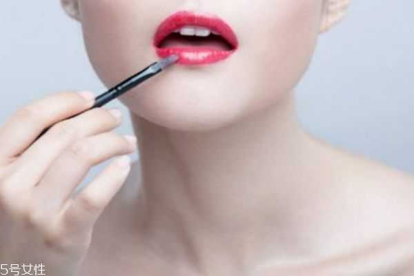 秋天涂什么颜色的口红好看？好看的秋季口红有哪些