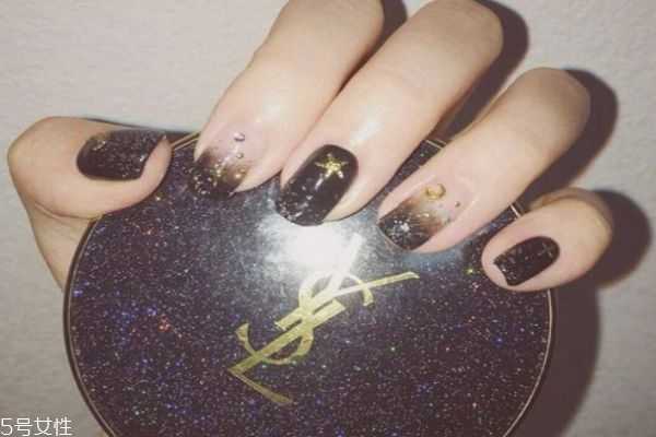 2024年抖音最火的美甲 今年最流行的美甲图片