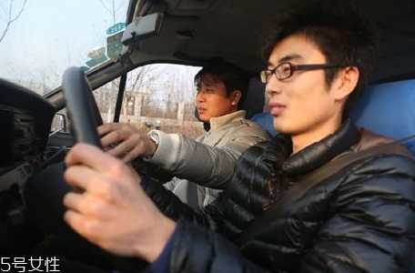 夏天学车如何防晒 这5招让你不惧烈日