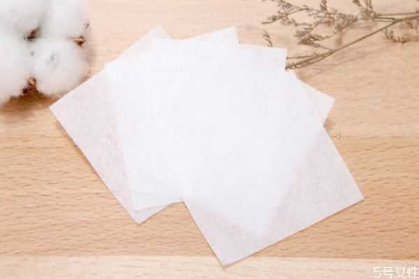 爽肤水用厚的还是薄的化妆棉?为什么护肤要用厚的化妆棉 爽肤水用厚的还是薄的化妆棉?为什么护肤要用厚的化妆棉