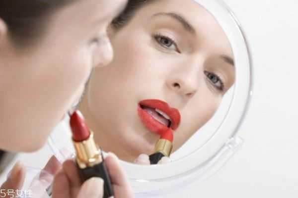 口红过了保质期还可以用吗 建议不要用