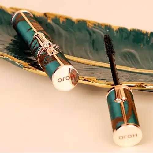 睫毛膏会结块吗 睫毛膏会结块吗