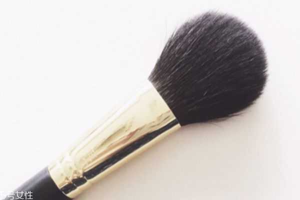 哪个牌子的腮红刷好用?推荐好用的腮红刷 哪个牌子的腮红刷好用?推荐好用的腮红刷