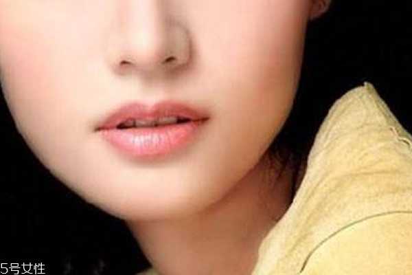 鼻头冒痘是反应哪里的问题 消化系统异常