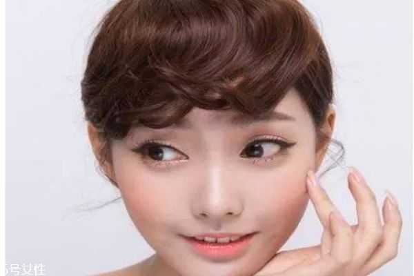 高光和腮红怎么用？