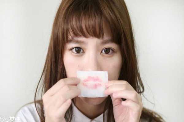 秋季如何护理唇部