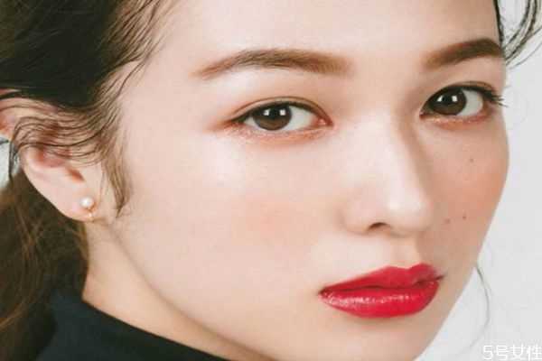 学化妆需要哪些东西?彩妆需要的用品