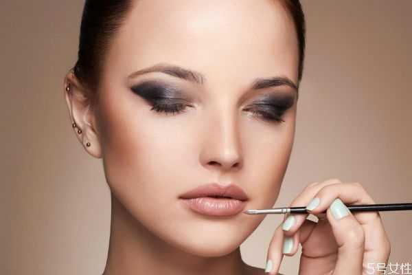 唇部为什么需要防晒?唇部没防晒会怎样 唇部为什么需要防晒?唇部没防晒会怎样