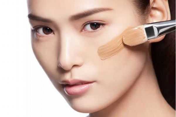 粉底不服帖有哪些原因？手指上粉底好吗