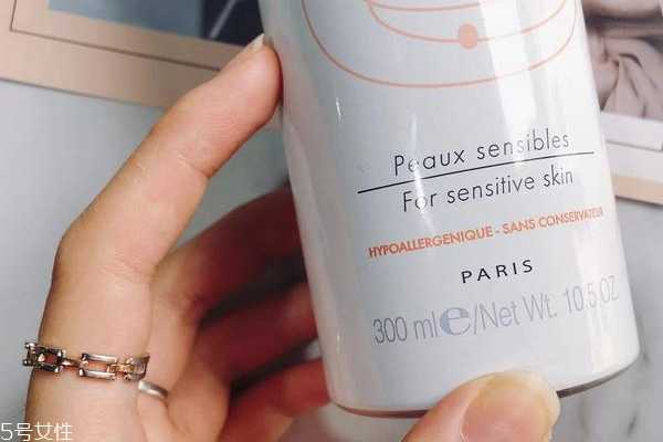 雅漾喷雾适合高中生吗