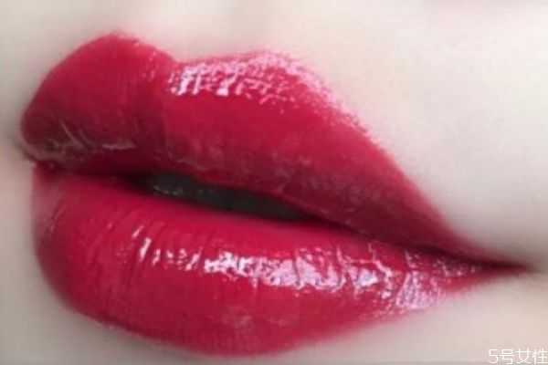 唇釉结块是什么原因？唇釉为什么会结块