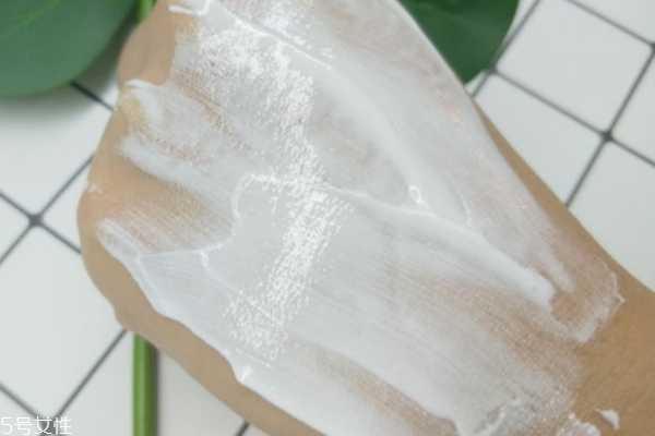 佰草集大白泥好用吗 海蓝之谜美白面膜的平价替代