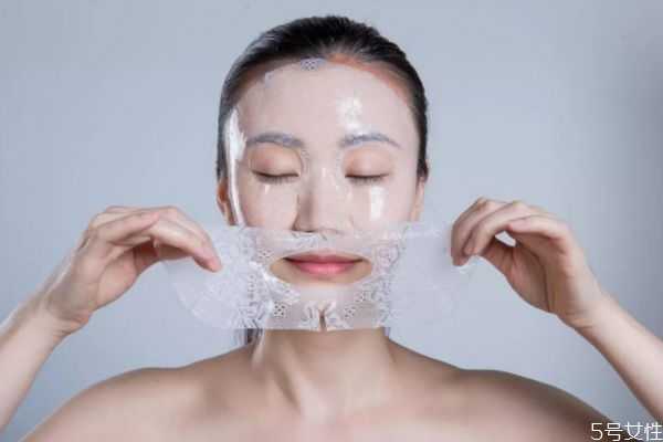 补水面膜有什么作用？长期用补水面膜的好处