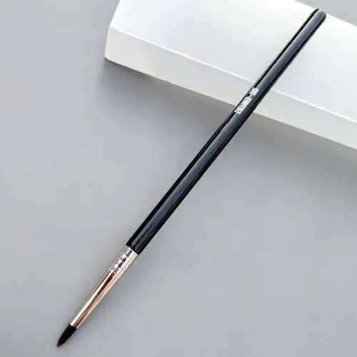 眼线刷是化妆必备吗