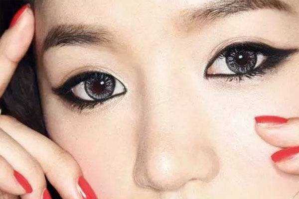 黄皮肤适合什么颜色眼影？什么眼影比较自然