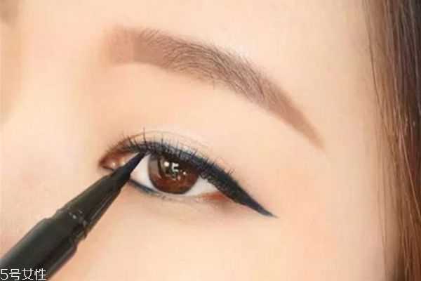 怎么画眼线?画眼线的简单方法 怎么画眼线?画眼线的简单方法