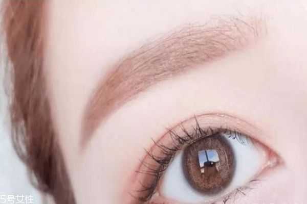 日抛和月抛哪个更伤眼 日抛还是月抛好