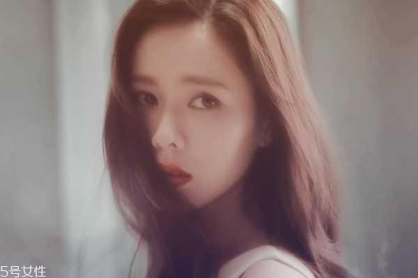 脸部脱皮发红痒怎么办 脸部脱皮发红痒怎么办