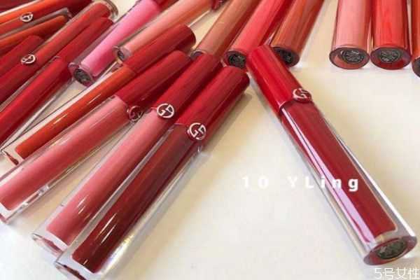 涂口红嘴唇内侧积线怎么回事？嘴唇内侧如何涂上口红