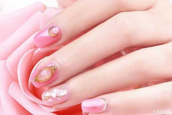 芭比胶美甲是什么？芭比胶和美甲胶区别