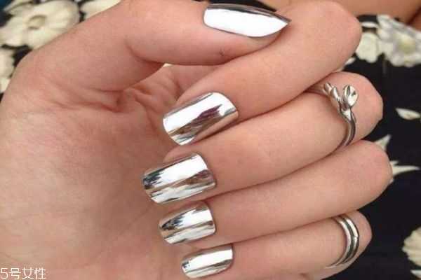 美甲的底油是什么？美甲底油有什么用