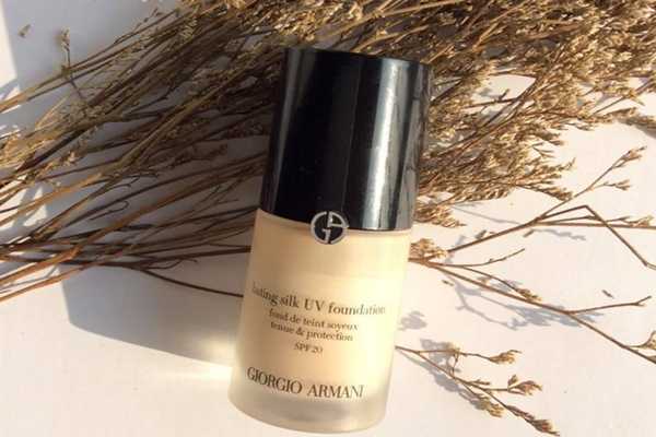 阿玛尼权利粉底液