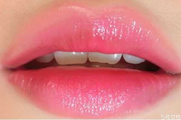 锻光口红是什么意思?锻光口红和哑光口红的区别 锻光口红是什么意思?锻光口红和哑光口红的区别