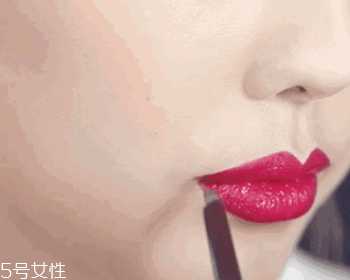 m型唇妆怎么画 最流行m型唇妆画法