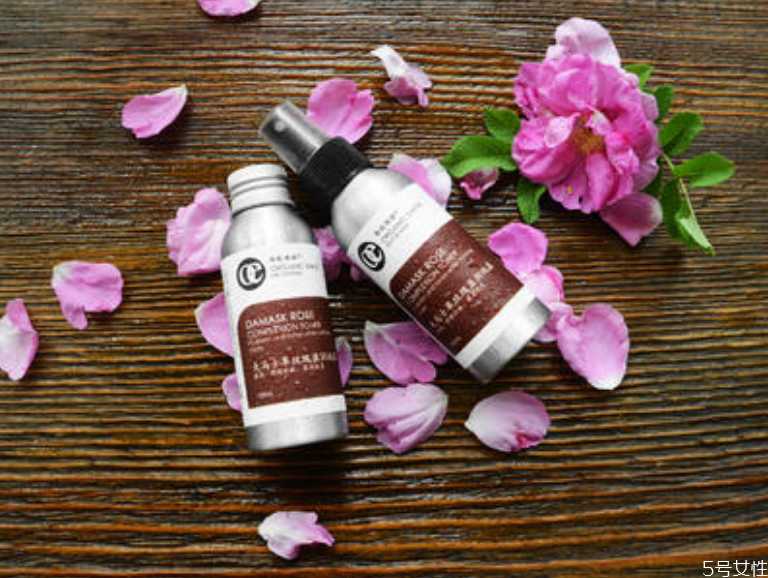 纯露怎么选 不同肌肤如何选择合适的纯露